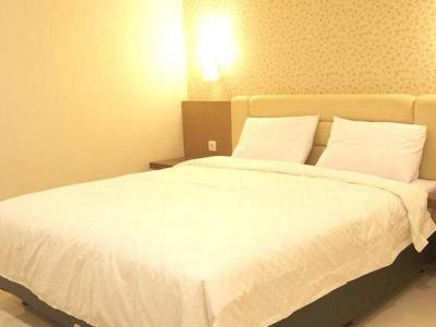 Life Emerald Hotel Surabaya Ngoại thất bức ảnh